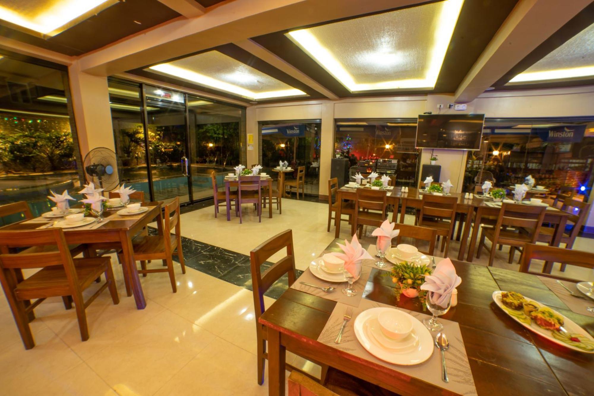 Casanas Suites Puerto Princesa Exterior photo